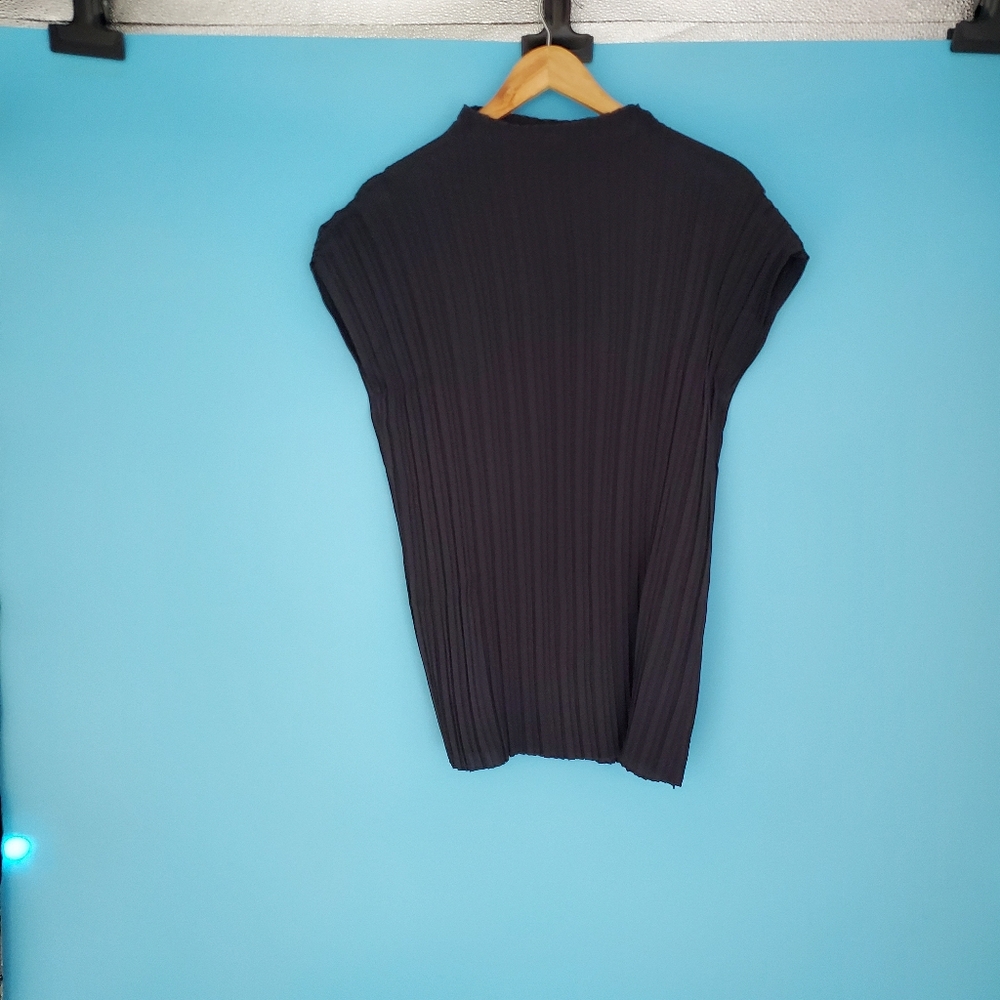 NEW Marla Mynne Pleated Black Blouse
